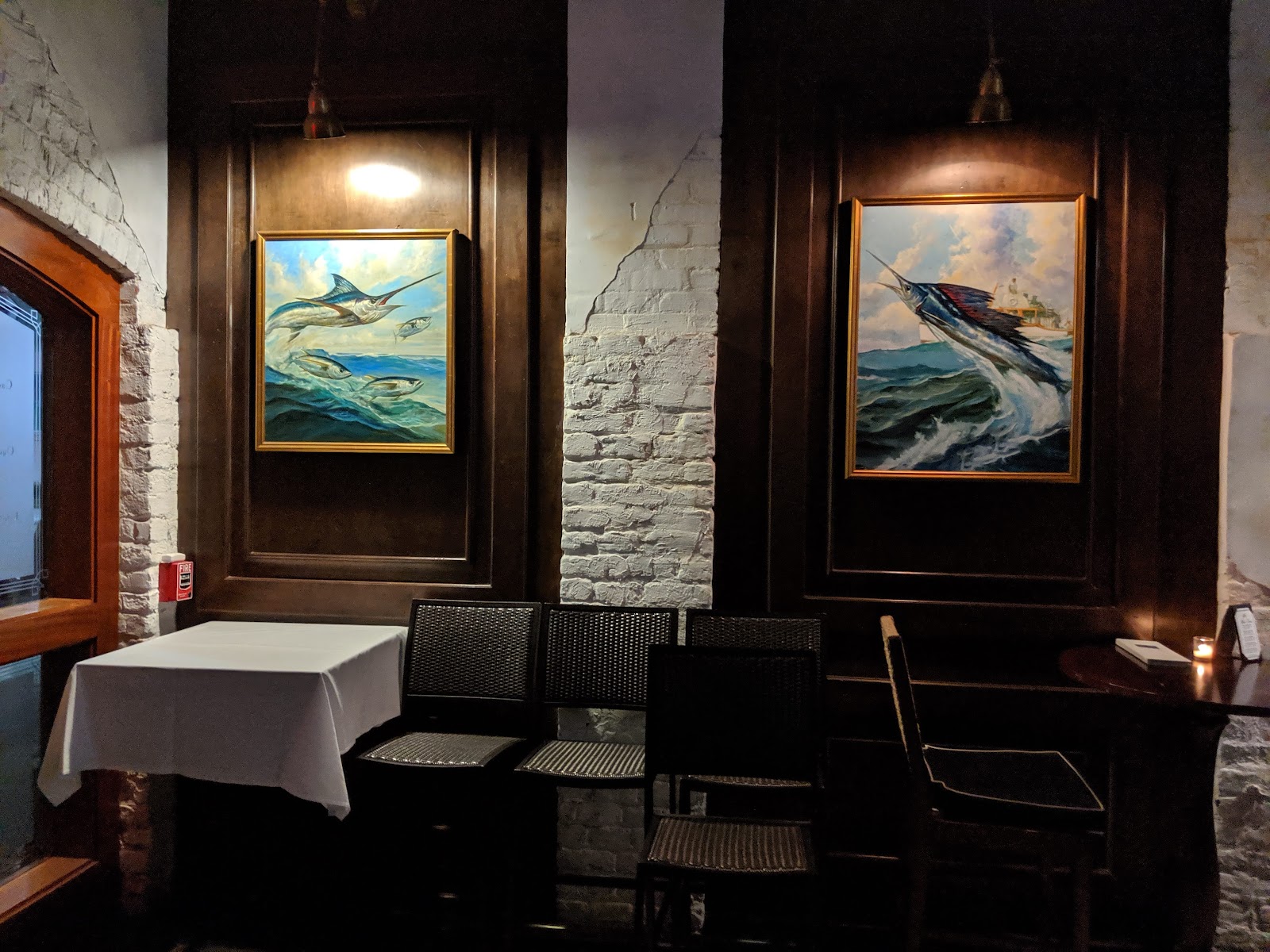 Victor’s Seafood and Steak — Restaurants in downtown