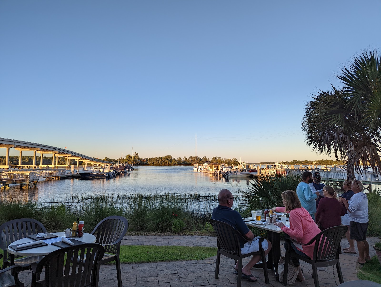Wando River Grill — Restaurant in Daniel Island, Charleston, SC
