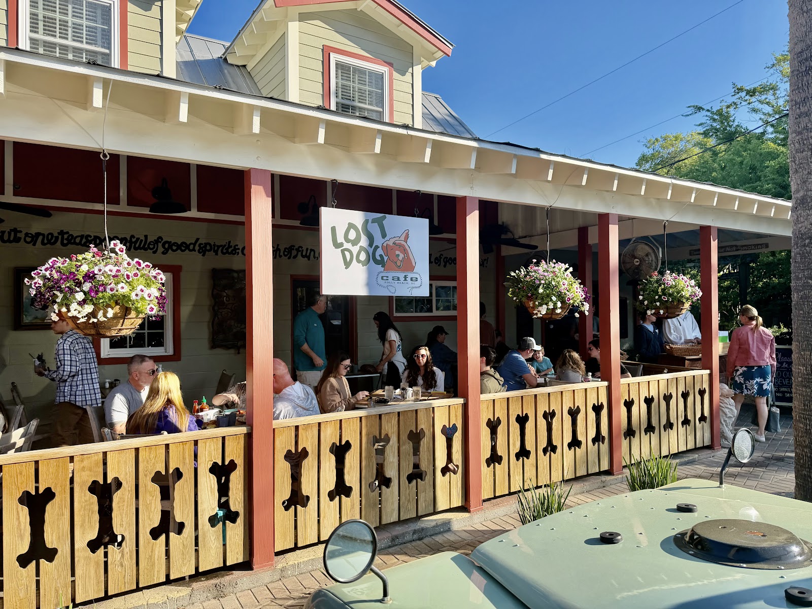 Lost Dog Cafe — Restaurants in folly