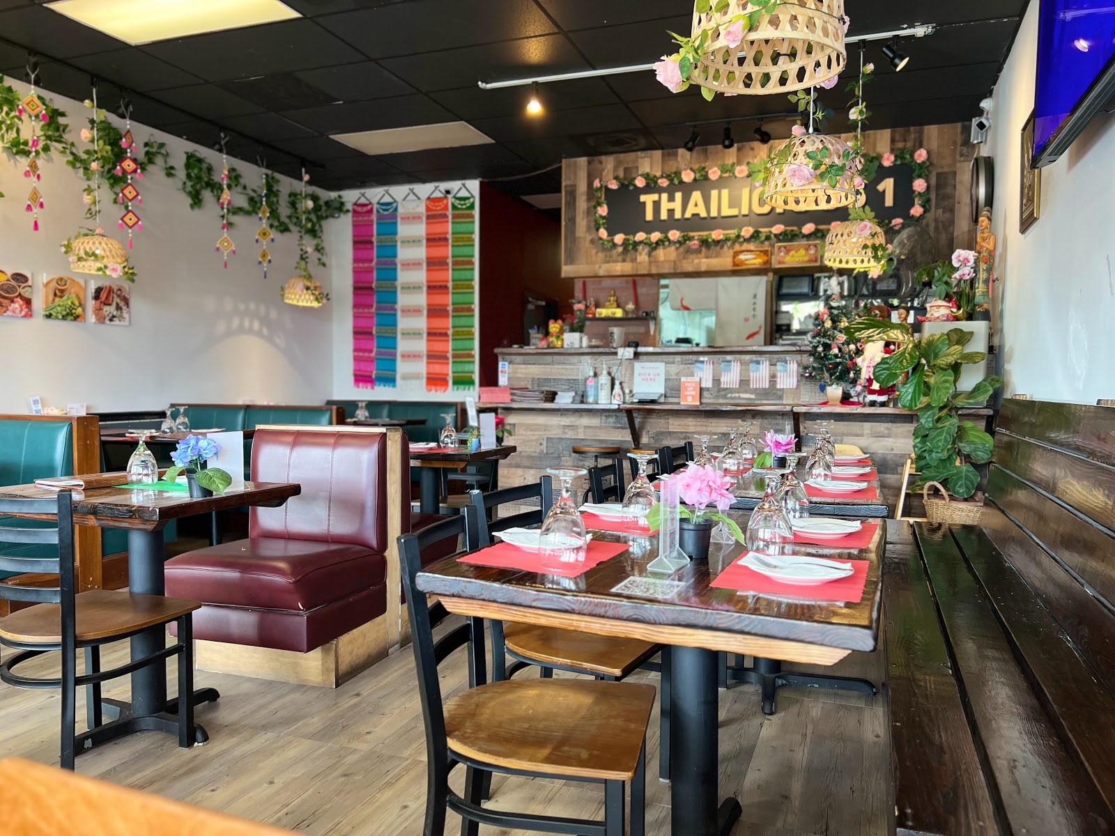 Thailicious Thai Cuisine and Hotpot — Restaurant in West Ashley, Charleston, SC
