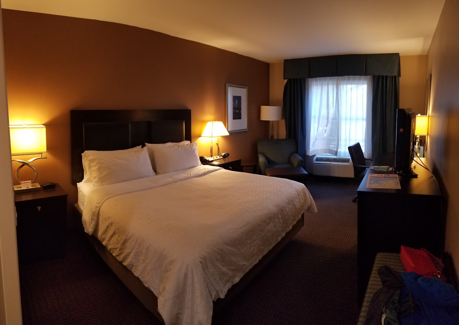 Holiday Inn Express & Suites — Hotel in Downtown, Charleston, SC