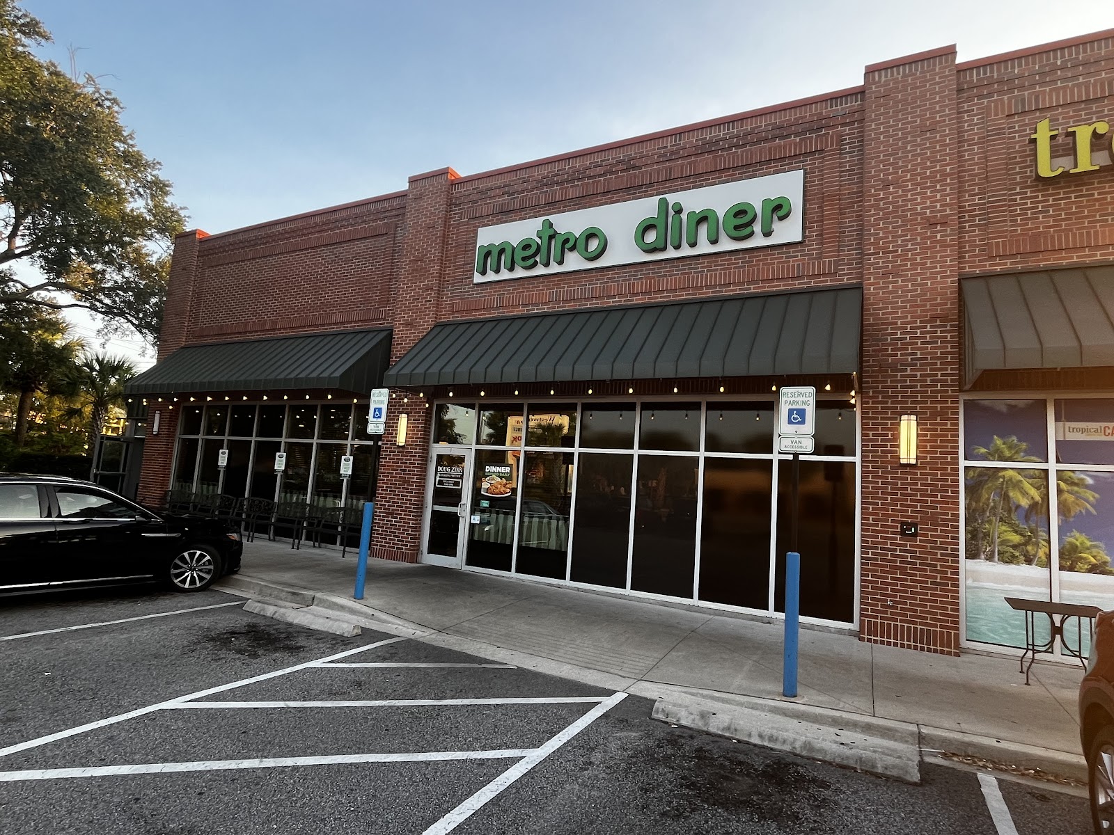 Metro Diner — Restaurant in West Ashley, Charleston, SC