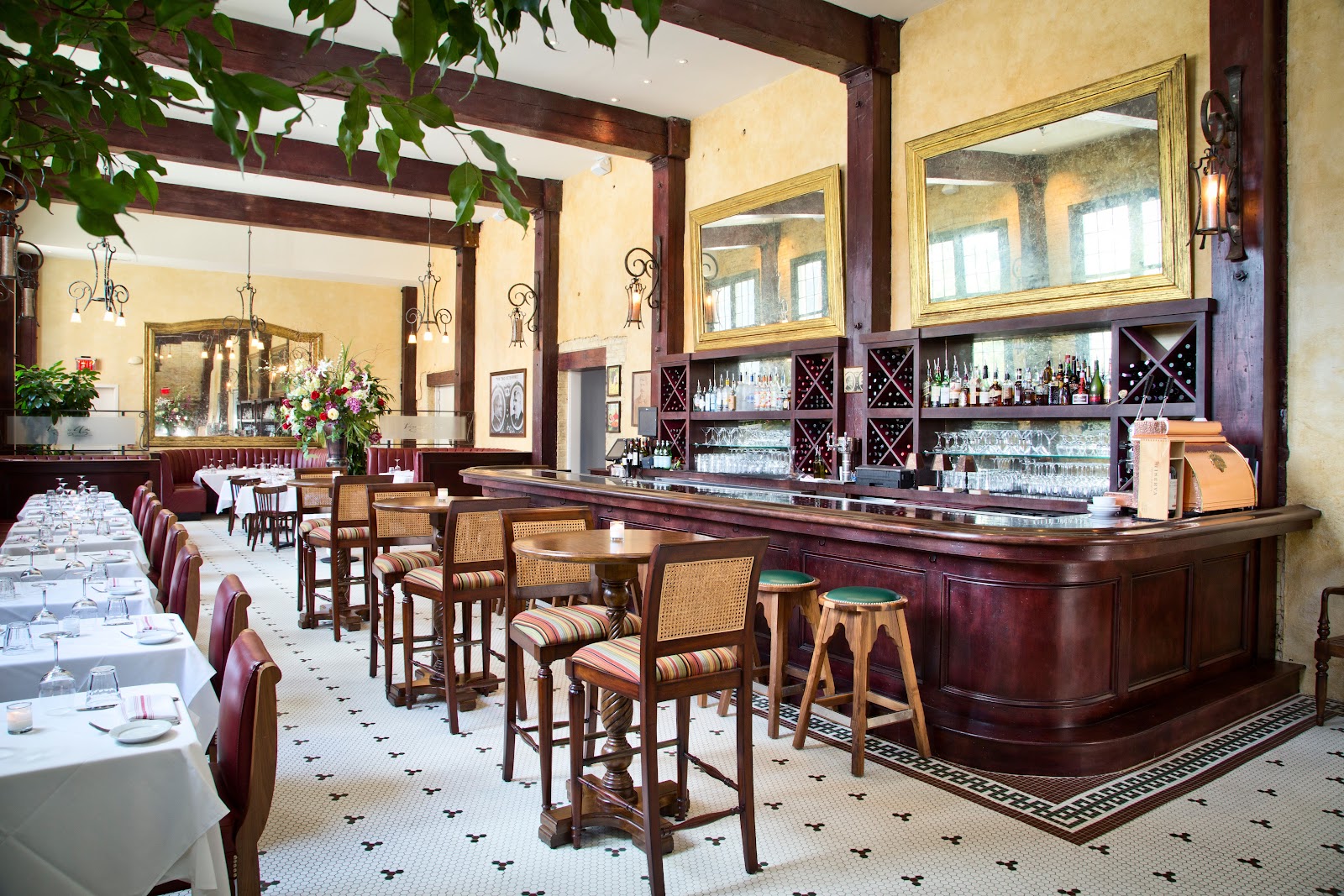Vincent Chiccos — Restaurant in Downtown, Charleston, SC