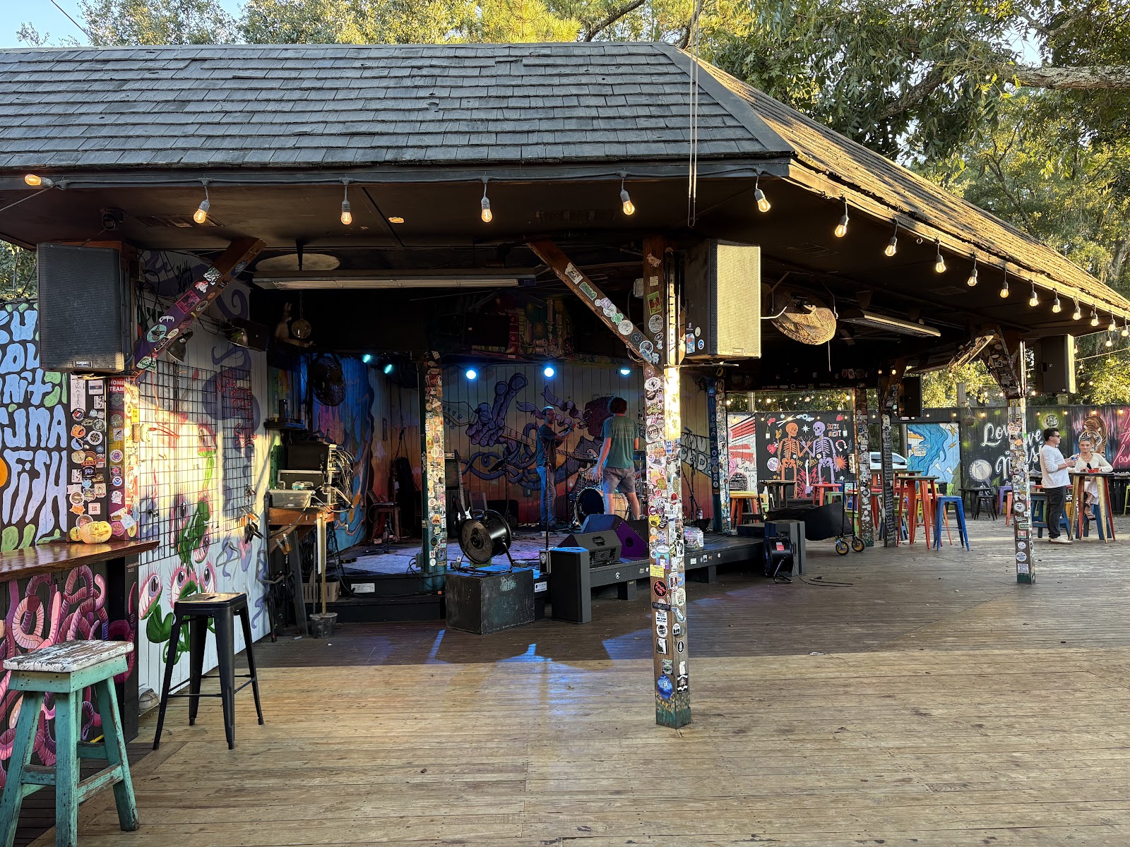 The Charleston Pour House — Bars in james-island