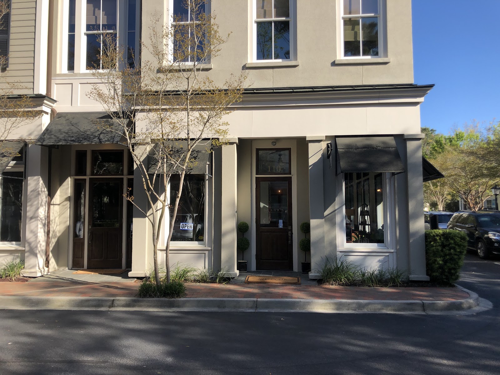 Frank's Gentlemen's Salon — Wellness Spot in Mount Pleasant, Charleston, SC