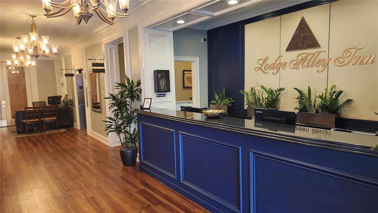 Hilton Vacation Club Lodge Alley Inn Charleston — Hotel in Downtown, Charleston, SC