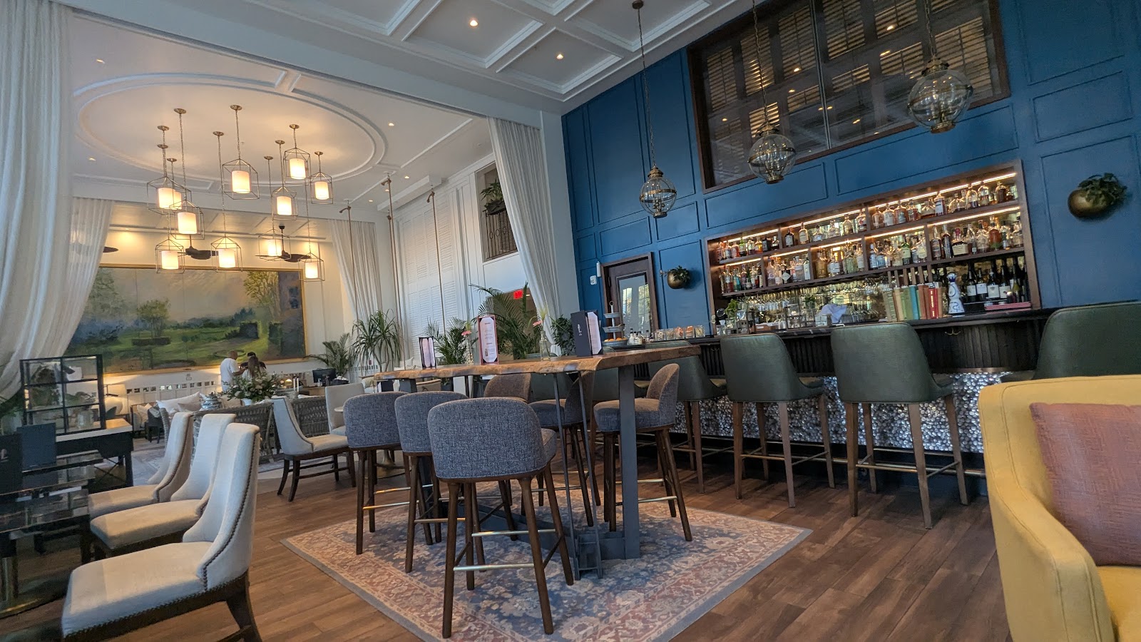 Veranda Lounge — Bars in downtown