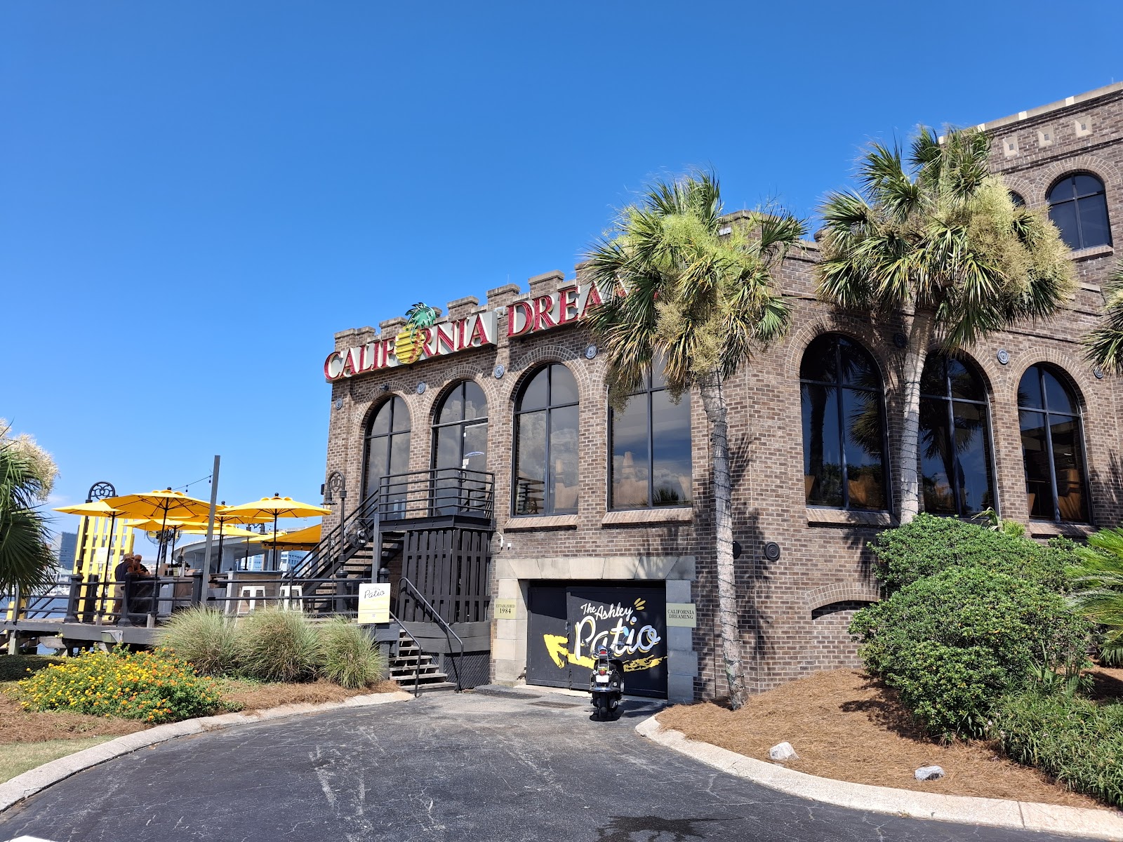 California Dreaming — Restaurant in Downtown, Charleston, SC