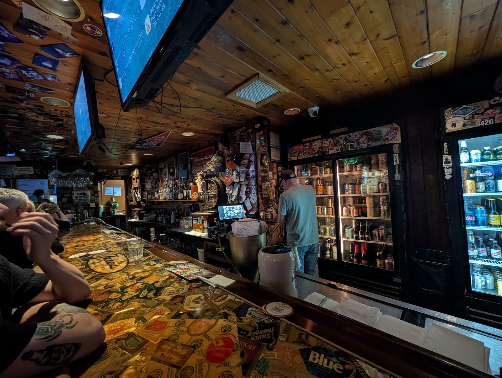 Gene's Haufbrau — Restaurant in West Ashley, Charleston, SC